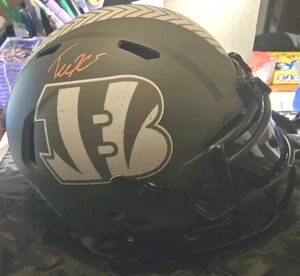 Tee Higgins Signed Bengals F/S Salute to Service Speed Helmet W/ VISOR Beckett - Picture 1 of 6