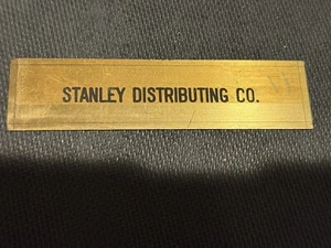 VINTAGE MESSING WERBETAFEL für Stanley Distribution Co. 4" x1" - Bild 1 von 5