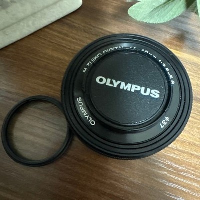 Olympus PEN E-PL1 Camera Bundle M.Zuiko 14-42mm Lens w/ Battery