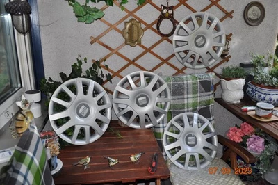 Tapacubos 4 x 15 pulgadas original Seat Ibiza 6L 6L0601147H Foto 1 de 4