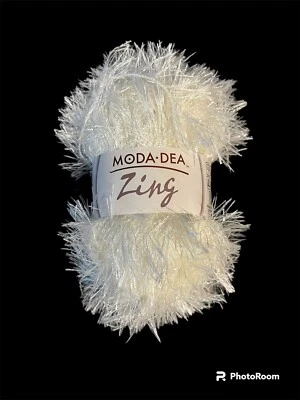 Moda Dea ZING YARN Metallic EYELASH~Pearl~1.76 oz Skein 87yd New! - Image 1 of 3