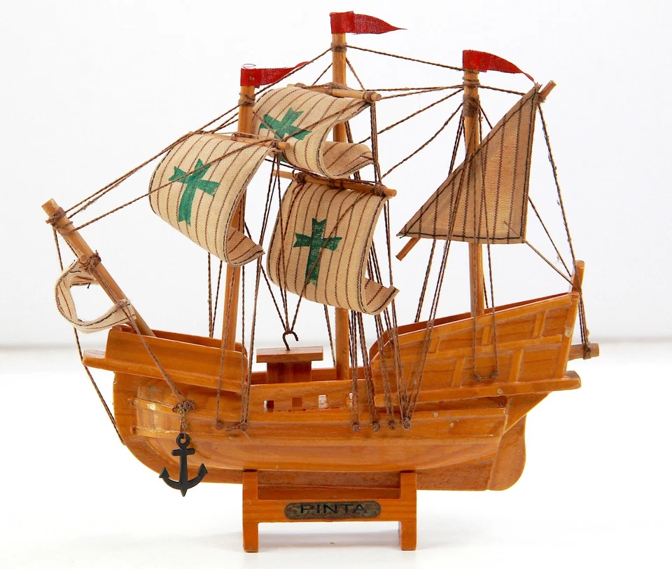 Galeone In Legno da Collezione Cristoforo Colombo 19 x 20 cm - Immagine 1 di 4