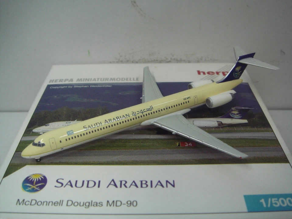 Herpa Wings 500 Saudi Arabian Airlines MD-90 "color 1996" 1:500 NG Foto 1 de 1