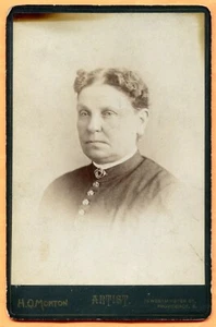 Providence, RI, Portrait of a Young Woman, by Morton, circa 1880s Backstamp - Picture 1 of 3