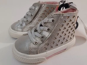 Bebé Niña Zapatillas Altas Zapatos Rosa Astilla Corazón RECORTES -Talla 2 - Imagen 1 de 16