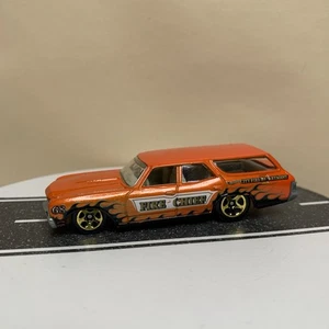 Chevy Chevelle SS 2012 Hot Wheels HW City Works '70 vagón jefe de bomberos naranja casi nuevo - Imagen 1 de 13