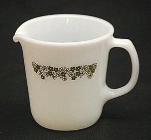 Pyrex Milk White Creamer Spring Blossom Green Crazy Daisy Design Vintage MCM - Picture 1 of 4