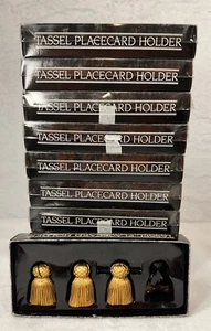 Un juego de 4 borlas doradas envejecidas nombre lugar soportes platos etiquetas 8 tarjetas de título - Imagen 1 de 16