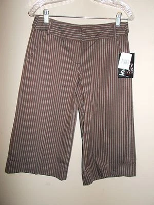 NWT Tracy Evans Limited Juniors Size 7 Stretch Brown Striped Capri Pants - Image 1 of 4
