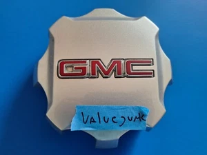 2021 - 2023 GMC Sierra 2500 3500 HD Silver/Red Letters Center Cap OEM 84307951 - Picture 1 of 2