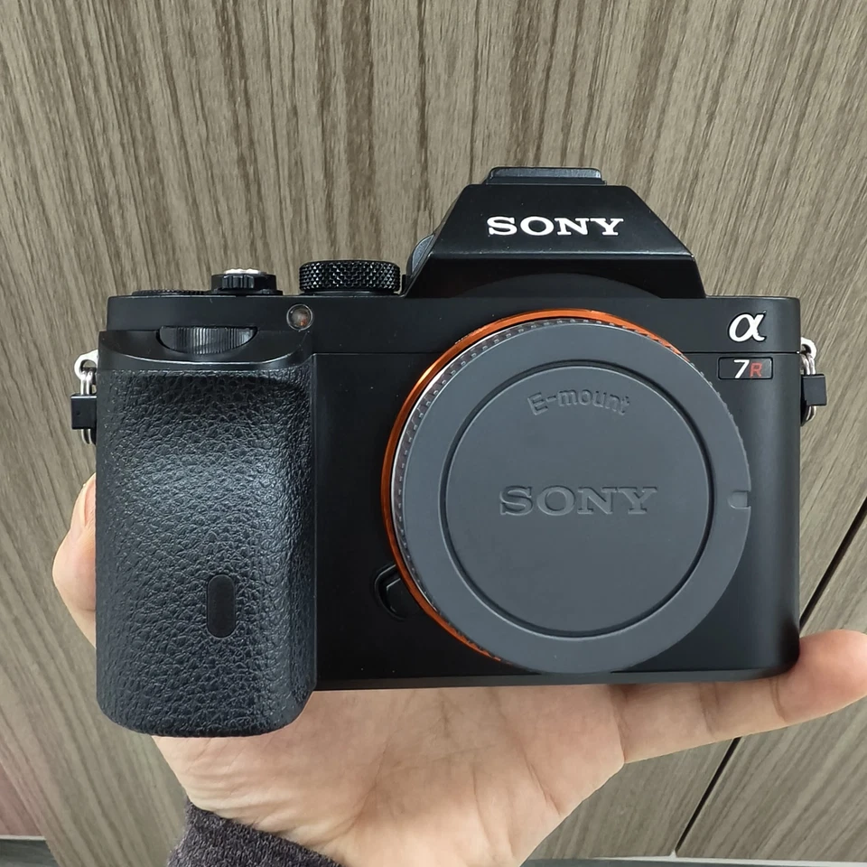 Câmera Digital Sony Alpha A7R ILCE-7R 36.4MP - Preta (Corpo) Língua Inglesa - Imagem 1 de 4
