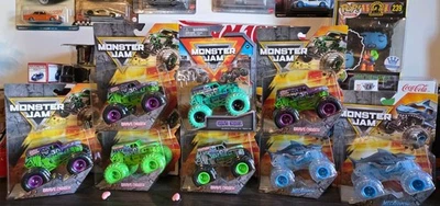 Monster Jam Lote (2) Megalodon Chase Truck Serie 1 Spin Master (6) Grave Digger Foto 1 de 4