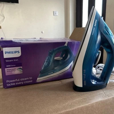 Steam Iron 2600W 300ml Philips 3000 Series Smooth Ceramic Soleplate DST3040/79 - Image 1 of 4