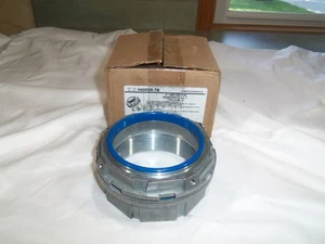 Mozzo Thomas & Betts H400GR-TB 4" con messa a terra e gola isolata H400GRTB T&B #46 - Foto 1 di 5