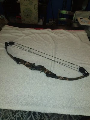 Darton Archery 20MX Right Hand Compound Bow - Image 1 of 4