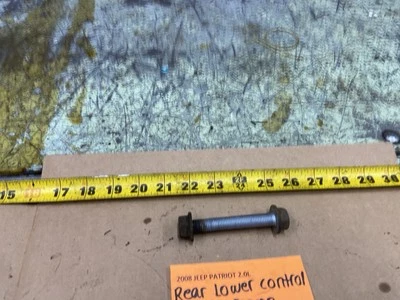 Jeep Patriot 2007-2010 brazo de control inferior trasero a cuadro Foto 1 de 4