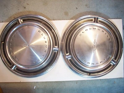 Auto WHEEL COVER HUB CAP 15” 1969 OLDSMOBILE GM F85 JETSTAR DELTA 88 98 00402590 - Image 1 of 4