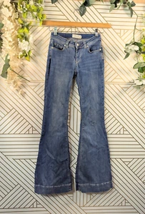 We The Free Jeans Womens Blue Mid Rise Denim Bell Bottom Flare Leg Size 24 - Picture 1 of 9