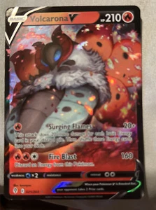 Pokémon TCG Evolving Skies Volcarona V 021/203 Ultra Rare Holo - Picture 1 of 2