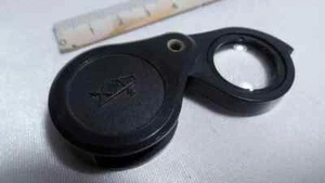 d Vintage KOMZ Russian Glass Magnifier 7X Lens Loupe Bakelite Foldable X7 3399 - Bild 1 von 6