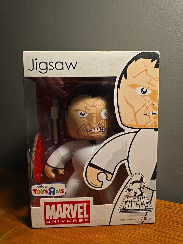 Hasbro Mighty Muggs Marvel Universe Skrull & Jigsaw Figures