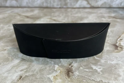 Estuche rígido Silhouette gris oscuro abatible magnético 6,375" Foto 1 de 4