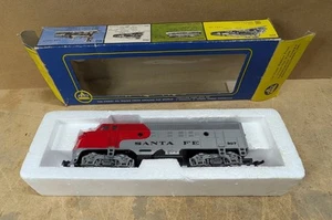 Bachmann HO Santa Fe F7A Powered Locomotive #307 - Picture 1 of 4