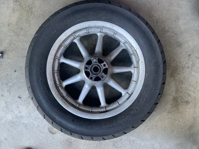 Llanta trasera Harley Davidson Road Glide Touring 2004-07 9 radios OEM Foto 1 de 4