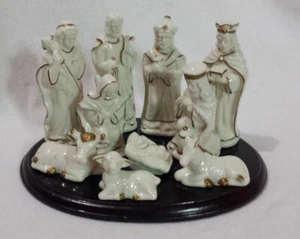 Belén de Colección Porcelana 10 Piezas Sobre Base de Madera Animales Reyes Magos Completo + Caja - Imagen 1 de 12