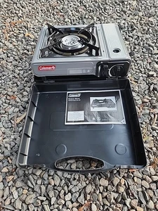 Coleman Tragbarer 1-flammiger Butan Gaskocher mit Koffer, Grau Neu - Bild 1 von 5