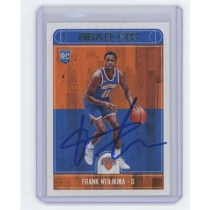 Frank Ntilikina 2017-18 Panini NBA Hoops RC #258 Knicks NBA firmato autografato - Foto 1 di 2