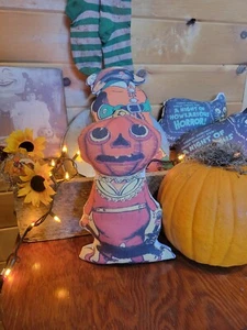 Primitive Farmhouse Retro Halloween Pillow Pumpkin PAL with Black Cat - Picture 1 of 5