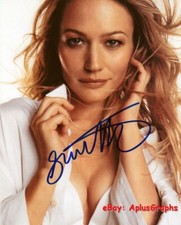 SARAH WYNTER.. Sexy Blonde Bombshell - SIGNED