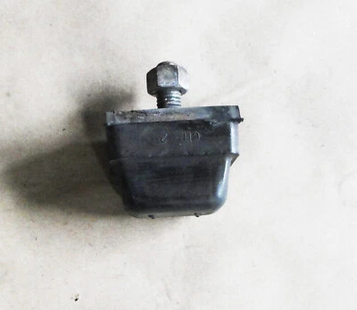 88-96 Corvette Rear Upper Suspenstion Bump Stop LH or RH 04376 - Image 1 of 2