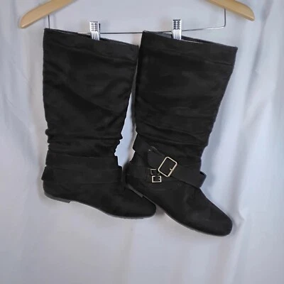 Botas cortas negras Journee Collection con hebillas 8 sin cordones a mitad de la pantorrilla Foto 1 de 4