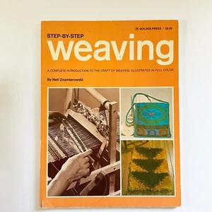 Step by Step Weaving Softcover Book Golden Press Nell Znamierowski 1967 - Picture 1 of 17