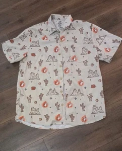 Buc-ee’s Men’s Tan Western Shirt S/M Short Sleeve Button-Up Cactus Print - Picture 1 of 6