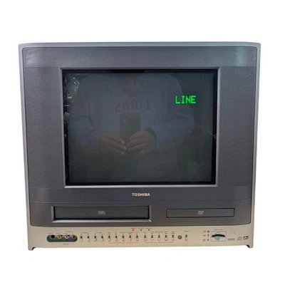 Toshiba MW14F51 14" Flat Screen Retro Gaming CRT Color TV DVD/VCR Needs Repair - Image 1 of 4