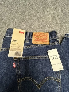NWT Levi’s Men’s 505 Relaxed Fit Denim Blue Jeans 42x32 - Picture 1 of 5