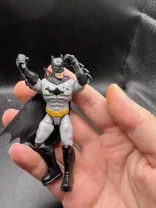 DC Comics Spin Master Batman 4" Figure Spin 2020 Wayne (Grey And Black) - Picture 1 of 8