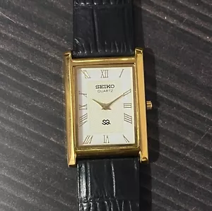 Vintage Seiko Slim Quartz Gentlemen's Wrist Watch - FREE SHIPPING - Picture 1 of 9