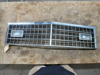 Grelha frontal 1980-1987 Ford LTD Crown Victoria OE - Imagem 1 de 4