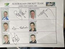 AUSTRALIAN  CRICKET TEAM -  ASHES TEST SERIES    - AUTOGRAPHS -  2005