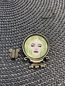 Disney pin madam Leota crystal ball haunted mansion - Picture 1 of 1