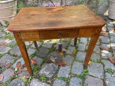 Table ancienne en pin - Photo 1/4