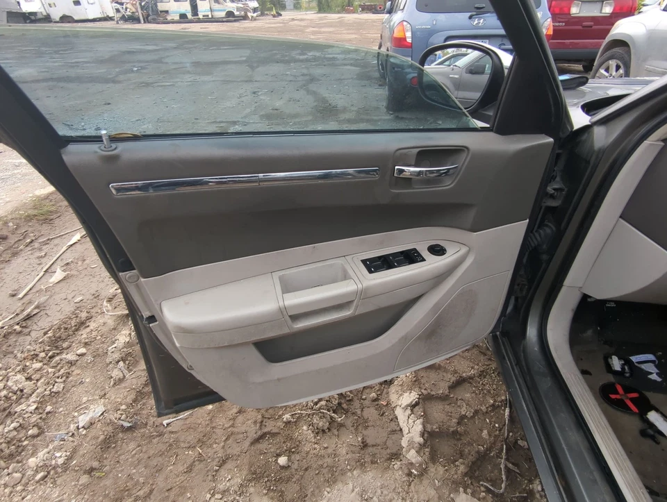 2008 Chrysler 300 Front Left Driver Interior Door Panel Trim FFBVD - Image 1 of 1