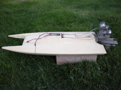 VINTAGE K&B 7.5CC .45 NITRO OUTBOARD TUNNEL HULL PICKEL FORK PRATHER RACING BOAT - Image 1 of 4