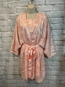 Set camicia da notte/accappatoio vintage Natori Neiman Marcus rosa raso ricamato taglia small - Foto 1 di 12