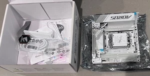 Uszkodzony Gigabyte X870I AORUS PRO ICE Socket AM5 mini ITX Płyta główna Biała - Zdjęcie 1 z 5