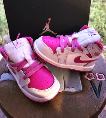 Jordan Retro 1 Mid "Fire Pink" Girls' Toddler 6C - Image 1 of 4